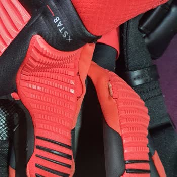 Kaleci Eldiveninin Dikişleri Patladı, Mağduriyet Yaşadım