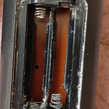 Kumandamda Pil Akıntısı Problemi