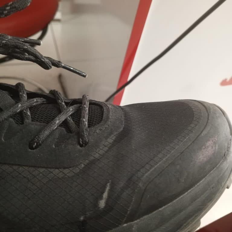 Kalitesiz Ayakkabı Ve Hayal Kırıklığı
