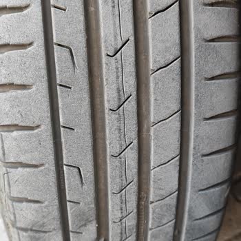 Continental Premium Contact 7 Reifen gerissen, Händler bietet keine Lösung an