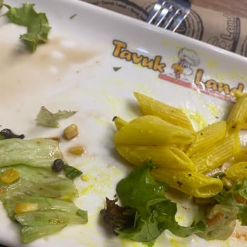 Salatada Sümüklü Böcek Şoku!