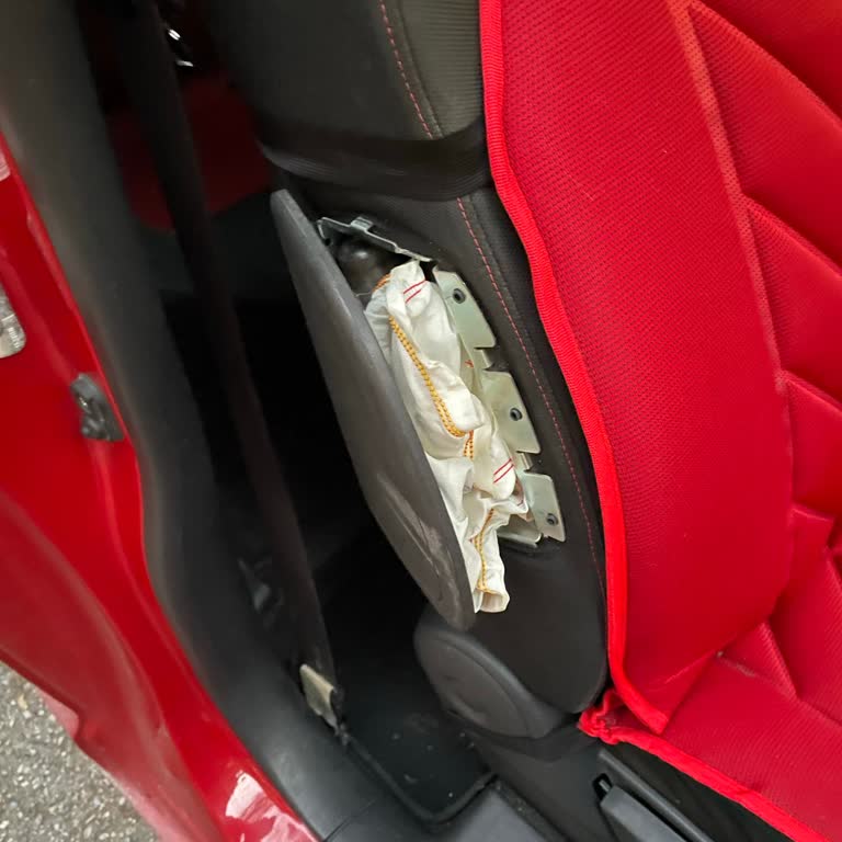 Beklenmedik Airbag Patlaması Tehlikesi