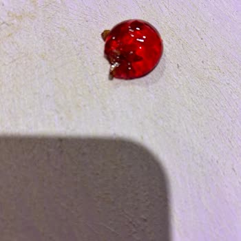 Gummy Vitamin İçinden Çıkan Sert Cisim Şoku