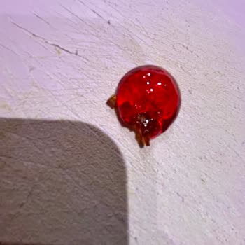 Gummy Vitamin İçinden Çıkan Sert Cisim Şoku