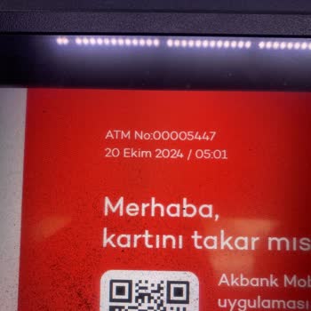 Akbank ATM'de Para Sıkışması Ve Geri Dönüş Eksikliği