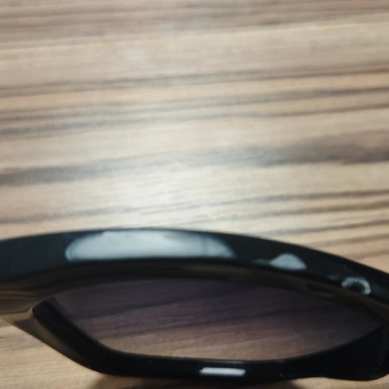 Osse Gözlükte Beklenmedik Renk Solması