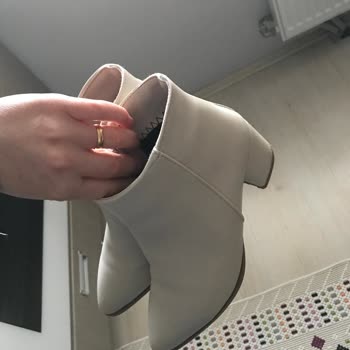 Bir Kez Giyilen Botların Deri Sorunu