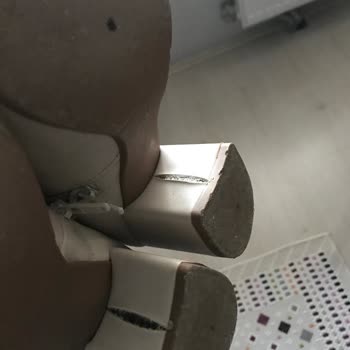 Bir Kez Giyilen Botların Deri Sorunu