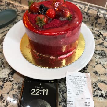 Bayat Pasta Şoku: Esenyurt Dilek Pastanesi'nde Hayal Kırıklığı