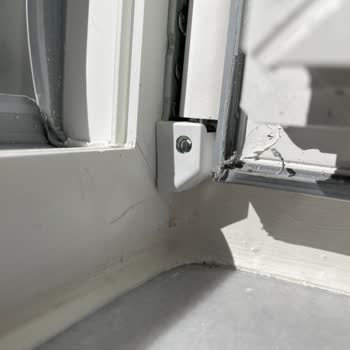 Kötü Malzeme Ve İşçilikle Mahvolan Ev