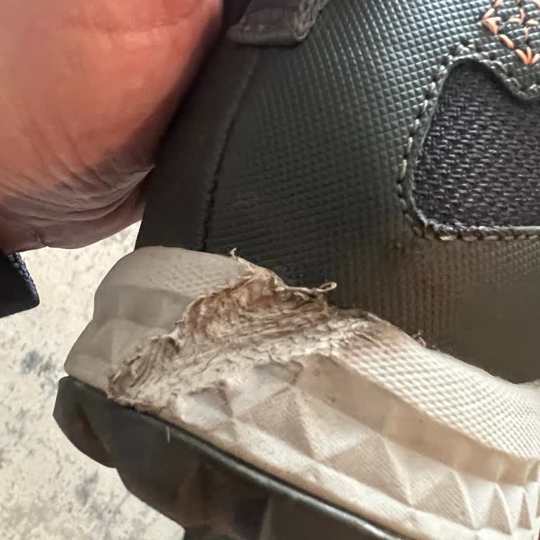 Skechers Ayakkabıda Beklenmedik Hasar