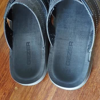 Gezer Terliklerin Tabanları 2 Ayda Çatladı