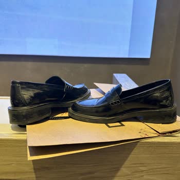 İzmir İstinyepark Derimod Mağazasında Hayal Kırıklığı: Ayakkabı Sorunu Ve Saygısız Davranış