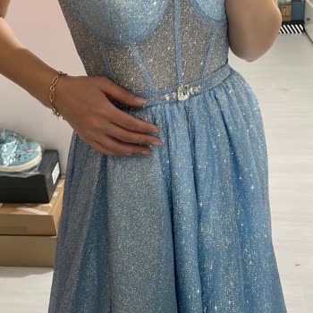 Kendi Kendine Renk Değiştiren Elbise Sorunu