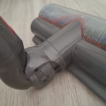 Dyson Süpürge Başlık Sorunu: Tekerlekler Yolda Kaldı!