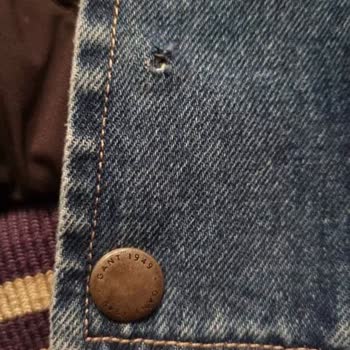 GANT Ceketimin Düğmesi Nasıl Koptu?