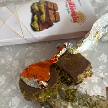 Bozuk Çikolata Ve İlgisiz Müşteri Hizmetleri