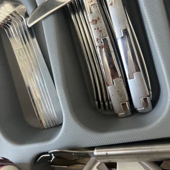 Paslanan Çatak Bıçak Kaşık Seti Hayal Kırıklığı