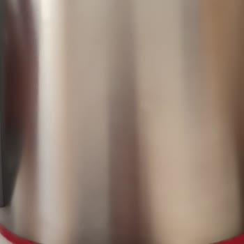 Homend Çaycıdaki Kalıcı Leke Ve Koku Sorunu!