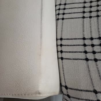 Deri Koltuk Boyama Fiyaskosu: Yapışkan Ve Soyulan Yüzeyler