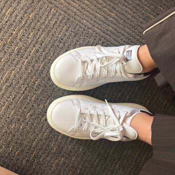 Adidas Ayakkabıda Üretim Hatası: Sol Dil Kayması