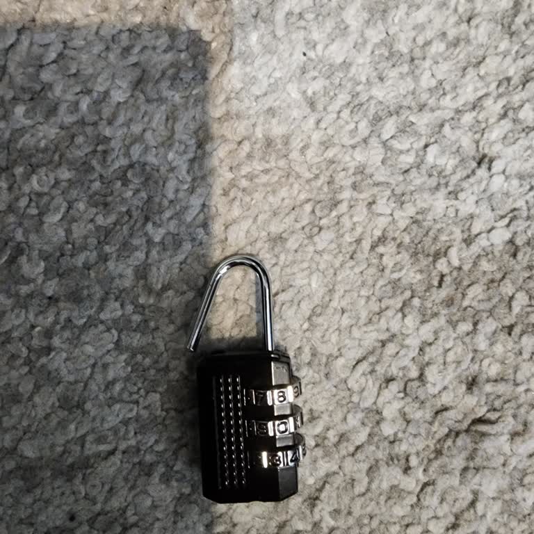 Macfit'te Güvenlik Sorunu: Kilidi Yamultulan Dolaptan Para Alındı!