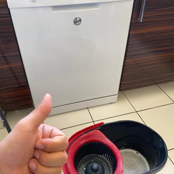 Hoover Geschirrspülmaschine Wasserschaden und Riss trotz Reparatur durch autorisierten Service