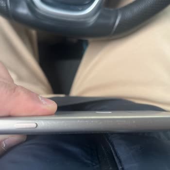 Titanyum Kasalı Telefonun Kılcal Çizik Sorunu