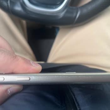 Titanyum Kasalı Telefonun Kılcal Çizik Sorunu