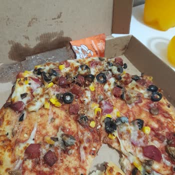 Sinekli Yemek Ve Geç Gelen Kurye Sorunu