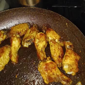 Tarihi Geçmiş Tavuk Kanadı Kokusu Ve Tüketim Sorunu