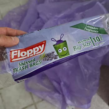 Yırtık Çöp Torbaları Ve İlgisiz Müşteri Hizmetleri