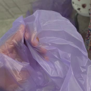 Yırtık Çöp Torbaları Ve İlgisiz Müşteri Hizmetleri