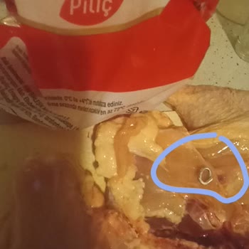 BİM'den Alınan Tavukta Metal Halkanın Tehlikesi