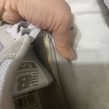 Yanlış Renk Ayakkabı Ve Mağaza Stok Sorunu