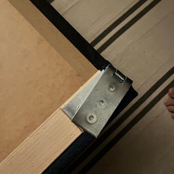 Jysk Kırık Ve Kullanılmış Koltuk Şoku