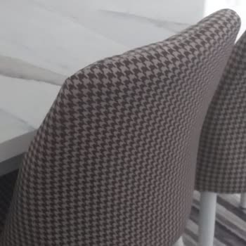 Yanlış Renk Sandalye Ve İletişim Sorunları