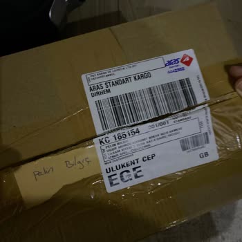 Aldığım Parfümdeki Şok: Ölü Sinek Ve İlgisiz Müşteri Hizmetleri