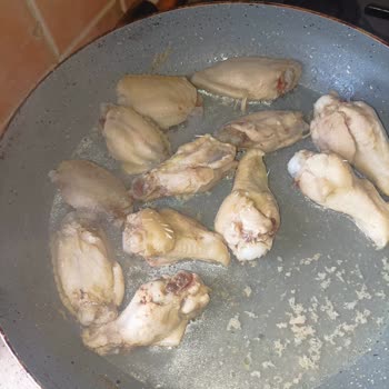 Şenpiliç Kanatlarda Tavuk Tüyleri Var!