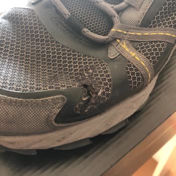 Ayakkabıda Erken Yıpranma Ve Mağaza İlgisizliği