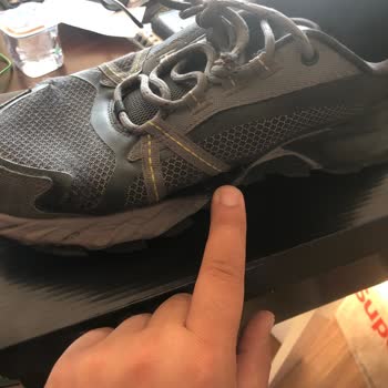 Ayakkabıda Erken Yıpranma Ve Mağaza İlgisizliği