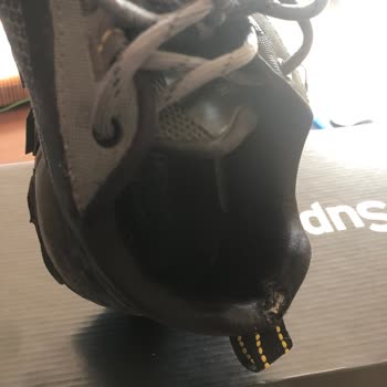 Ayakkabıda Erken Yıpranma Ve Mağaza İlgisizliği