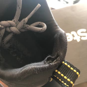 Ayakkabıda Erken Yıpranma Ve Mağaza İlgisizliği