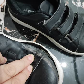 Okul Ayakkabısı Kısa Sürede Bozuldu