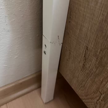 Kırık Ve Defolu Kitaplık Teslimatı