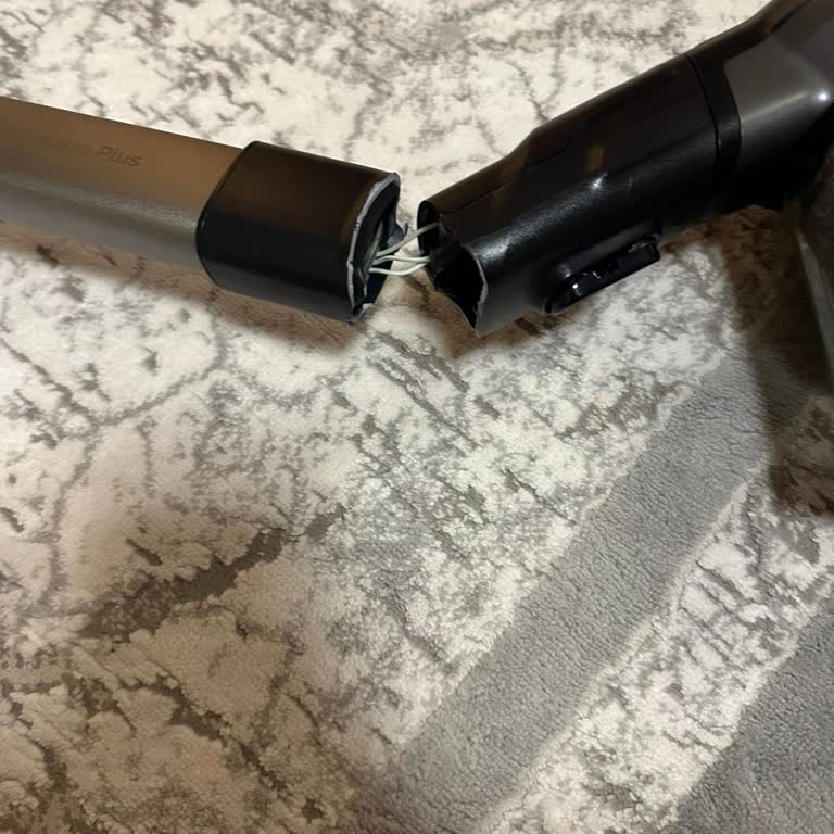 Philips Şarjlı Süpürge Sürekli Aynı Yerden Kırılıyor