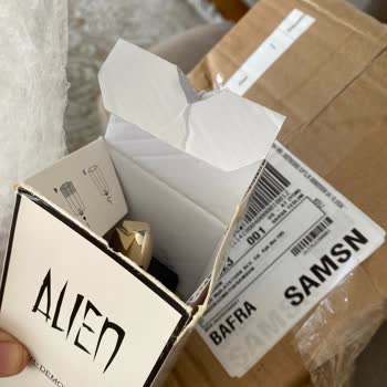 Kullanılmış Parfüm Ve İletişim Sorunları