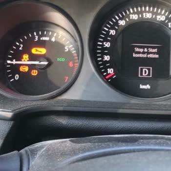 Renault Megane 4'te Beklenmedik Arıza Işıkları Sorunu