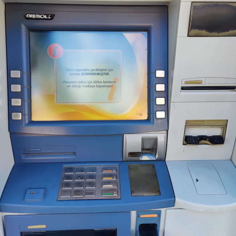 VakıfBank ATM'sinde Para Yatırma Sorunu Ve Kart Güvenliği Endişesi
