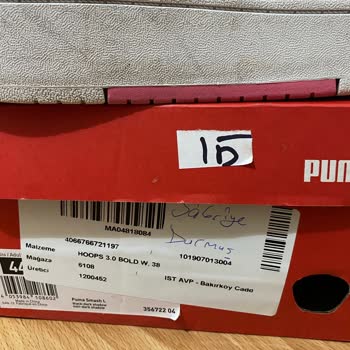 Adidas Ayakkabıda Delik Ve İlgisizlik Sorunu